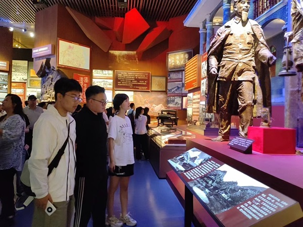 4. 党史1.jpg 4. 党史1.jpg